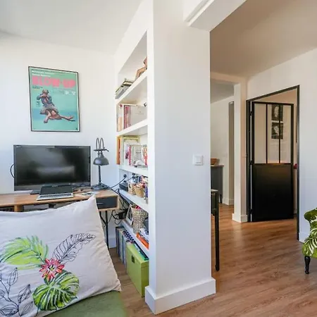 Superb With A Pool Accessible *
